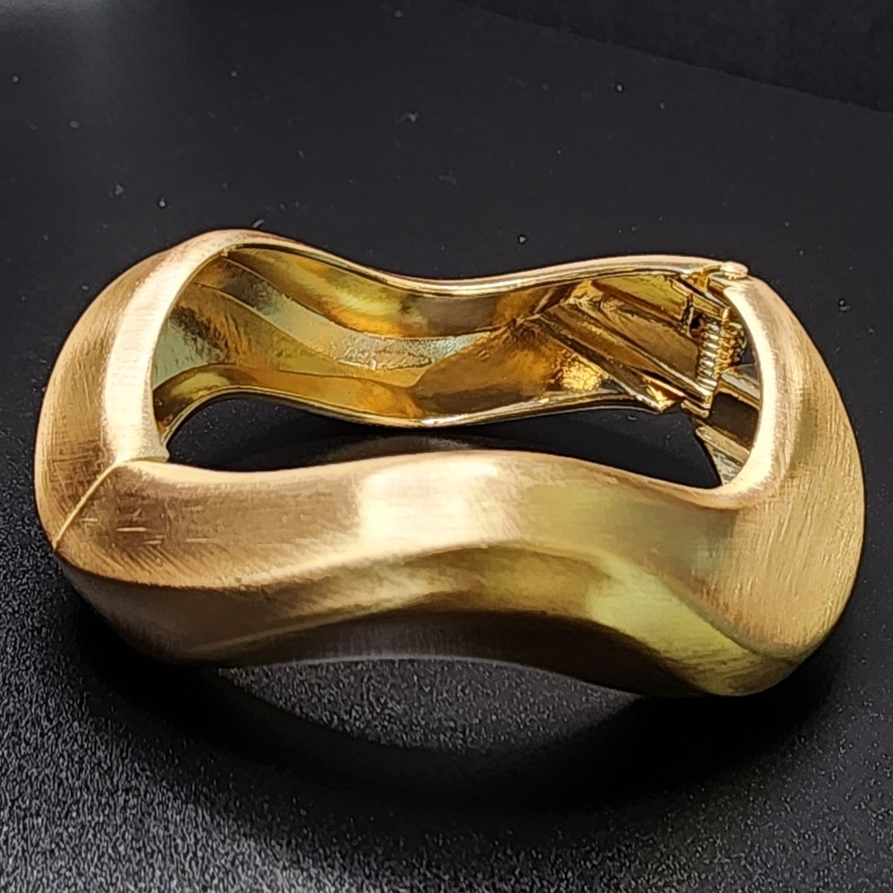Gold-Tone Wave Bracelet - Picture 5 of 8